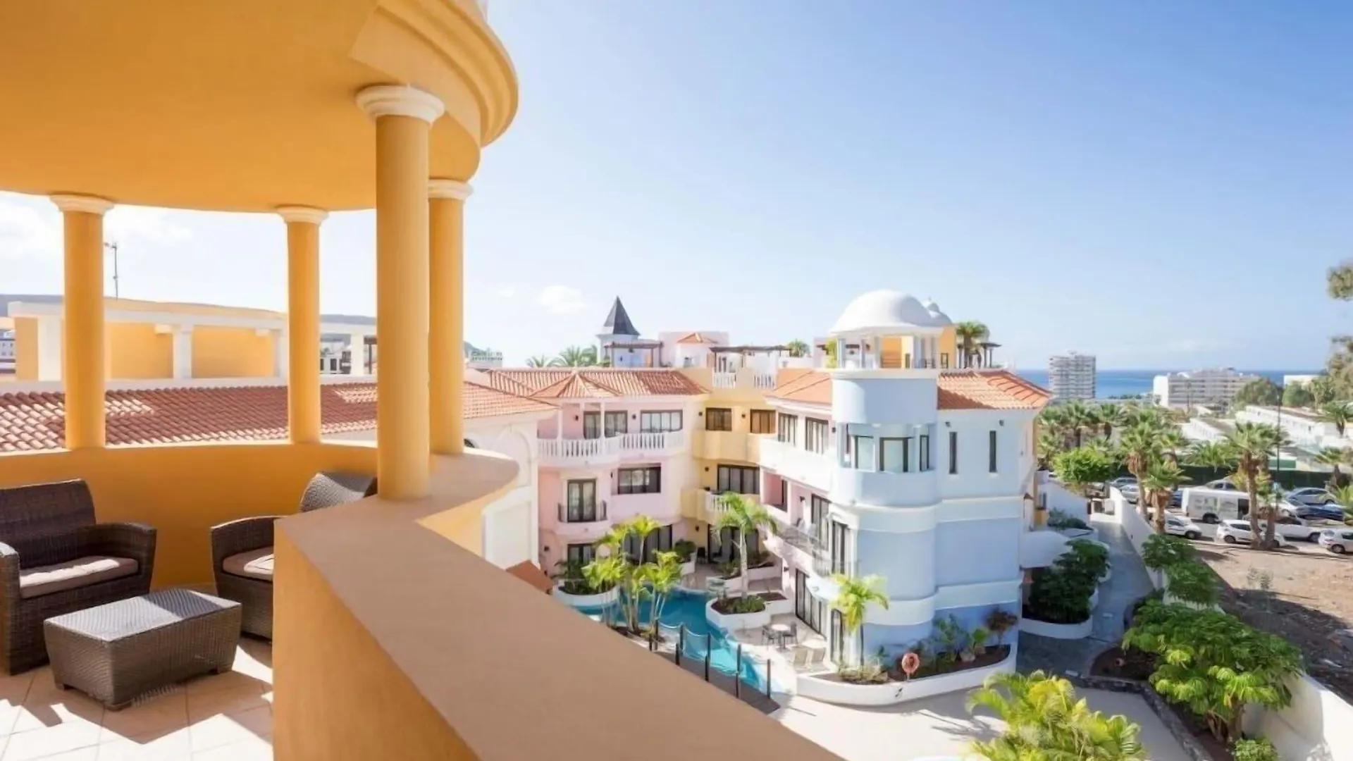 Atlas Tenerife Residence Resort Los Cristianos  Los Cristianos (Tenerife)